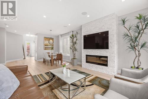 2190 Bakervilla Street, London South (South V), ON - Indoor Photo Showing Living Room With Fireplace