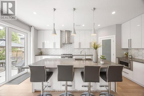 2190 Bakervilla Street, London South (South V), ON - Indoor Photo Showing Kitchen With Upgraded Kitchen