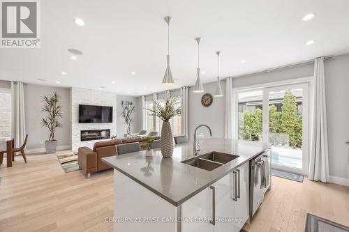 2190 Bakervilla Street, London South (South V), ON - Indoor Photo Showing Kitchen With Double Sink With Upgraded Kitchen