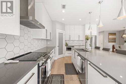 2190 Bakervilla Street, London South (South V), ON - Indoor Photo Showing Kitchen With Double Sink With Upgraded Kitchen