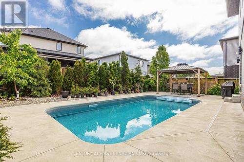 2190 Bakervilla Street, London South (South V), ON - Outdoor With In Ground Pool