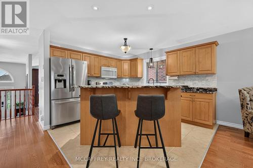 9 Hartwood Crescent, Greater Napanee (Greater Napanee), ON - Indoor Photo Showing Kitchen