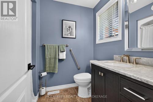9 Hartwood Crescent, Greater Napanee (Greater Napanee), ON - Indoor Photo Showing Bathroom