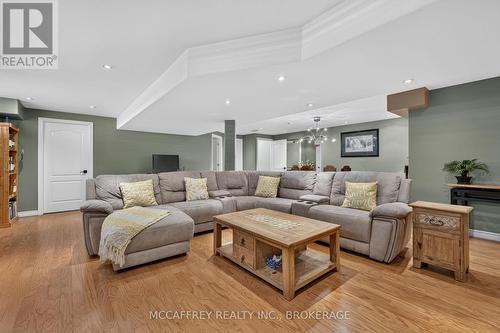 9 Hartwood Crescent, Greater Napanee (Greater Napanee), ON - Indoor Photo Showing Living Room