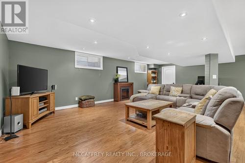9 Hartwood Crescent, Greater Napanee (Greater Napanee), ON - Indoor