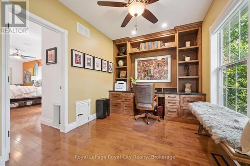 Well located professional office. - 33 Edgehill Drive, Guelph (Exhibition Park), ON - Indoor Photo Showing Office