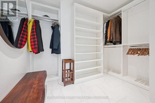 Main floor walk in entry closet - 33 Edgehill Drive, Guelph (Exhibition Park), ON - Indoor