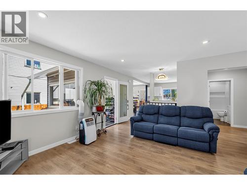 1626 Greig Street, Merritt, BC - Indoor Photo Showing Living Room