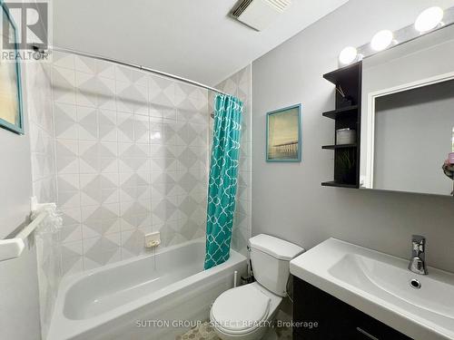 505 - 626 First Street, London East (East H), ON - Indoor Photo Showing Bathroom