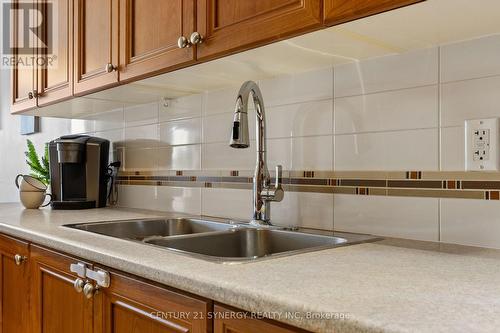 966 Torovin Private, Ottawa, ON - Indoor Photo Showing Kitchen With Double Sink