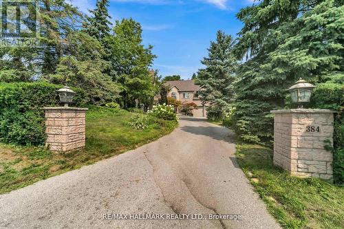 384 Kennedy Street W, Aurora, ON - Outdoor