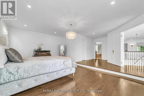384 Kennedy Street W, Aurora, ON - Indoor Photo Showing Bedroom