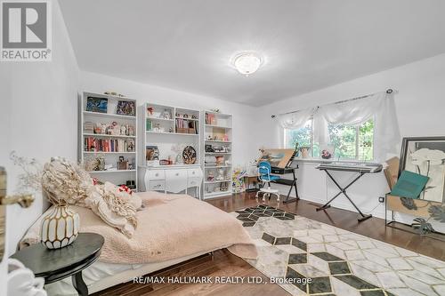 384 Kennedy Street W, Aurora, ON - Indoor Photo Showing Bedroom