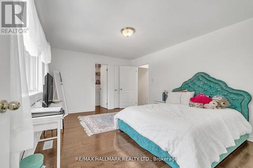 384 Kennedy Street W, Aurora, ON - Indoor Photo Showing Bedroom