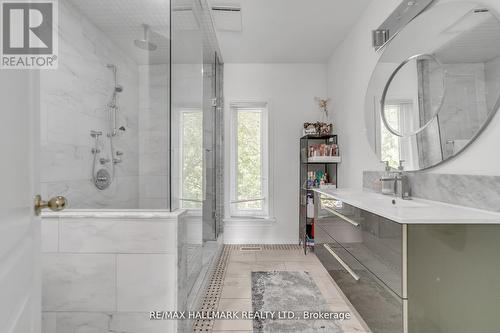 384 Kennedy Street W, Aurora, ON - Indoor Photo Showing Bathroom