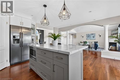 1140 River Road, Cayuga, ON - Indoor Photo Showing Kitchen With Upgraded Kitchen
