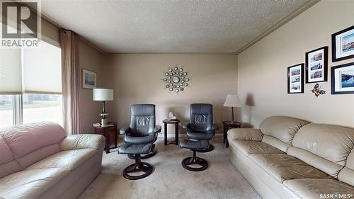131 Wells Street, Regina, SK - Indoor Photo Showing Living Room