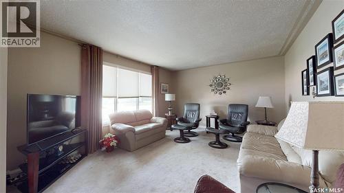 131 Wells Street, Regina, SK - Indoor Photo Showing Living Room