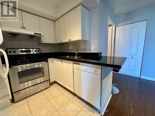 2006 - 17 Barberry Place, Toronto, ON - Indoor Photo Showing Kitchen