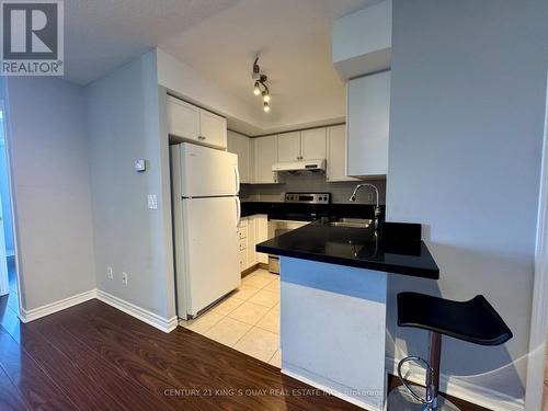2006 - 17 Barberry Place, Toronto, ON - Indoor Photo Showing Kitchen