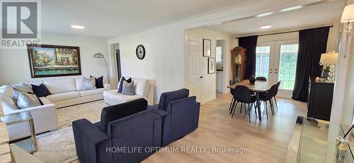 400 Maple Avenue, Halton Hills, ON - Indoor Photo Showing Living Room