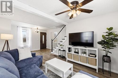 40 Smith Street, Port Hope, ON - Indoor Photo Showing Living Room