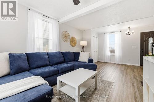 40 Smith Street, Port Hope, ON - Indoor Photo Showing Living Room
