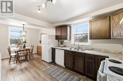 40 Smith Street, Port Hope, ON - Indoor Photo Showing Kitchen With Double Sink