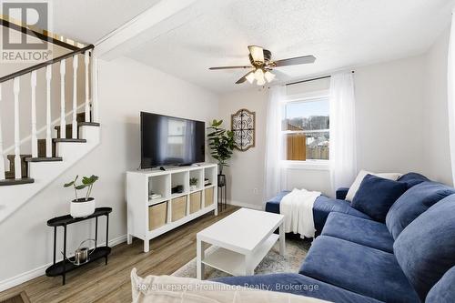 40 Smith Street, Port Hope, ON - Indoor Photo Showing Living Room
