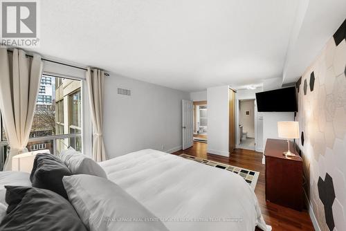 507 - 298 Jarvis Street, Toronto, ON - Indoor Photo Showing Bedroom