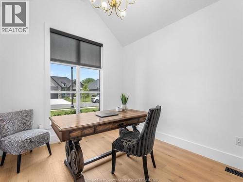 293 Xavier Circle, Lakeshore, ON - Indoor Photo Showing Dining Room