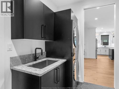 293 Xavier Circle, Lakeshore, ON - Indoor Photo Showing Kitchen