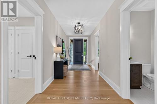 Sophisticated entry showcasing timeless design - 10 B Brigade Avenue, Ottawa, ON - Indoor Photo Showing Other Room