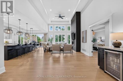 Sun filled main living space - 10 B Brigade Avenue, Ottawa, ON - Indoor