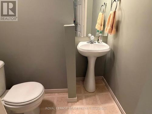 16 Fairview Crescent, Arnprior, ON - Indoor Photo Showing Bathroom