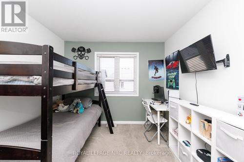 7794 White Pine Crescent, Niagara Falls (Brown), ON - Indoor Photo Showing Bedroom