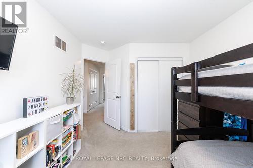 7794 White Pine Crescent, Niagara Falls (Brown), ON - Indoor Photo Showing Bedroom