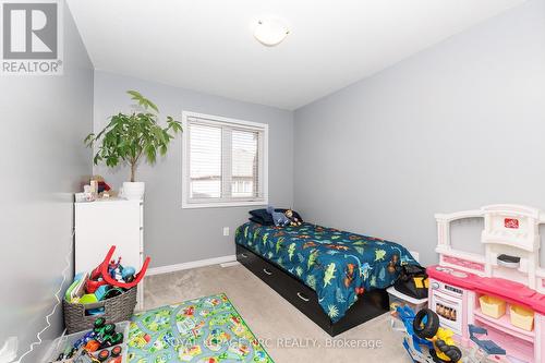 7794 White Pine Crescent, Niagara Falls (Brown), ON - Indoor Photo Showing Bedroom