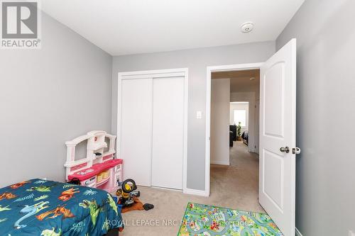 7794 White Pine Crescent, Niagara Falls (Brown), ON - Indoor Photo Showing Bedroom