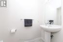 7794 White Pine Crescent, Niagara Falls (Brown), ON  - Indoor Photo Showing Bathroom 
