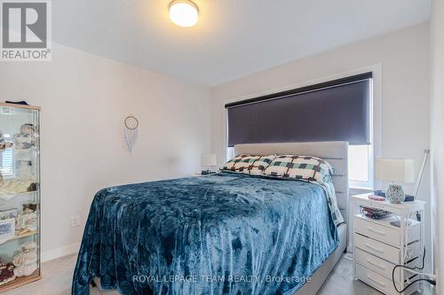 408 Epoch Street, Ottawa, ON - Indoor Photo Showing Bedroom