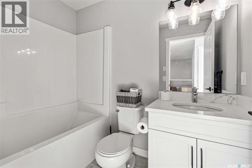 358 Stilling Manor, Saskatoon, SK - Indoor Photo Showing Bathroom