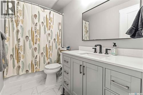 358 Stilling Manor, Saskatoon, SK - Indoor Photo Showing Bathroom