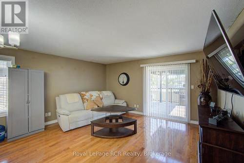 105 Milton Seiler Crescent, Minto, ON - Indoor Photo Showing Living Room