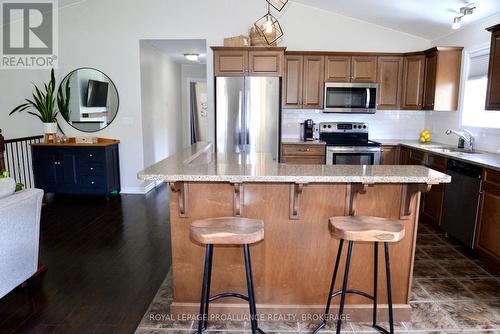 4153 Mangan Boulevard, Kingston (City North Of 401), ON - Indoor Photo Showing Kitchen