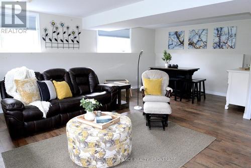 4153 Mangan Boulevard, Kingston (City North Of 401), ON - Indoor Photo Showing Living Room