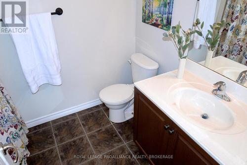 4153 Mangan Boulevard, Kingston (City North Of 401), ON - Indoor Photo Showing Bathroom