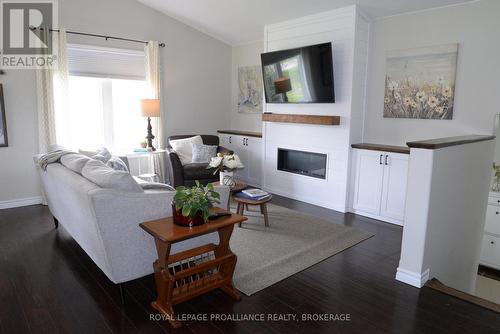 4153 Mangan Boulevard, Kingston (City North Of 401), ON - Indoor Photo Showing Living Room With Fireplace