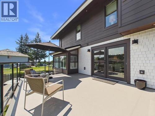 3436 Cariboo Ave, Powell River, BC - Outdoor With Deck Patio Veranda With Exterior