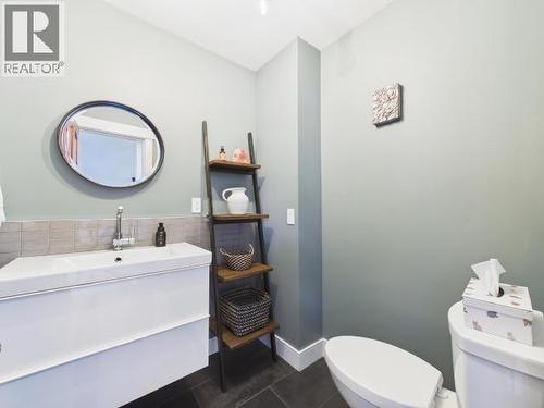 3436 Cariboo Ave, Powell River, BC - Indoor Photo Showing Bathroom
